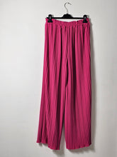 Load image into Gallery viewer, Fuchsia Pleated Trousers