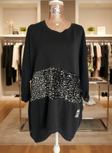 Load image into Gallery viewer, Black Sequin Zip Top
