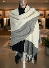 Load image into Gallery viewer, Beige And Black Wrap