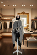 Load image into Gallery viewer, Beige And Black Wrap