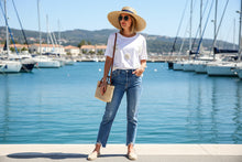 Load image into Gallery viewer, White Pearl & Diamond Shell T/Shirt S/M