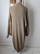 Load image into Gallery viewer, Caramel Chunky Knit Cardigan
