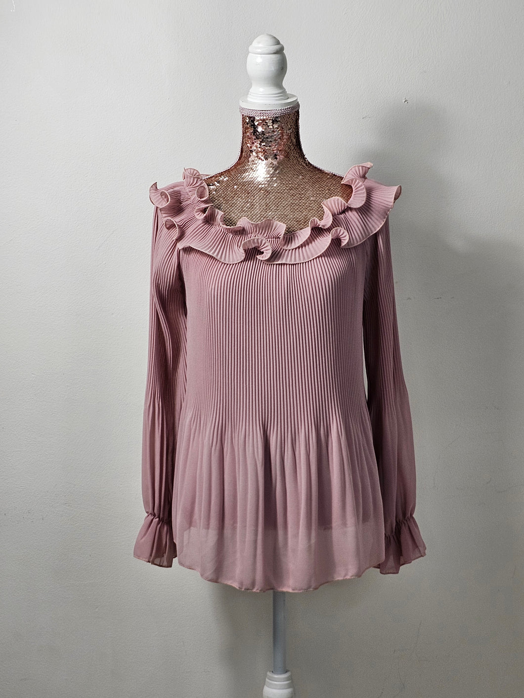 Pink Frill Shoulder Tip