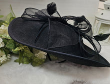 Load image into Gallery viewer, Black Fascinator

