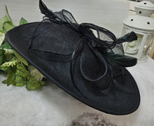Load image into Gallery viewer, Black Fascinator
