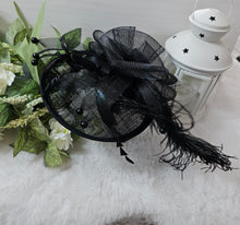 Load image into Gallery viewer, Black  Fascinator
