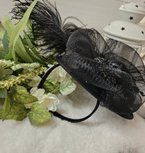 Load image into Gallery viewer, Black  Fascinator
