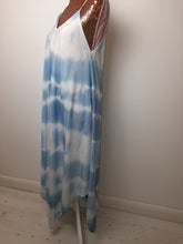 Load image into Gallery viewer, Baby Blue And White Tie Dye Long Dress
